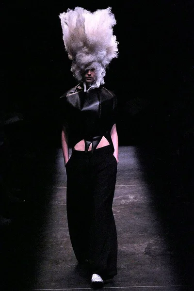 Look 3